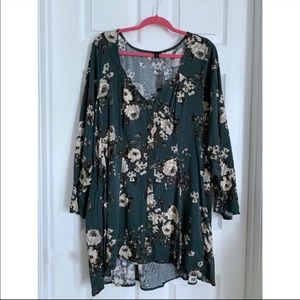 Torrid Dark Floral Challis Fit & Flare Top NWT 5X